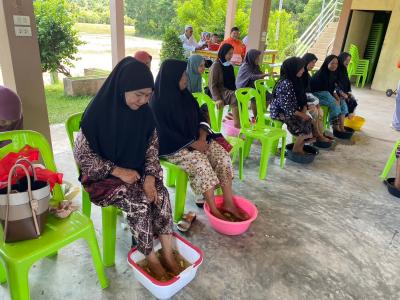 โครงการพัฒนาภูมิปัญญาท้องถิ่นด้านสมุนไพรในผู้สูงอายุและผู้พิการ