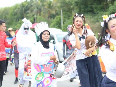 กิจกรรมเดินขบวนพาเหรดกีฬาชุมชนสัมพันธ์สำหรับเด็ก