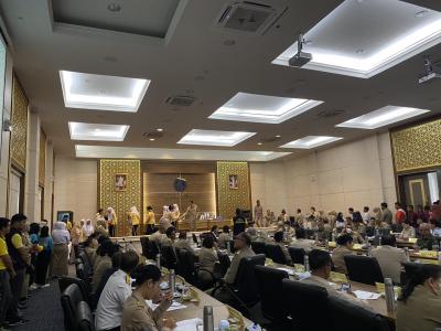 พิธีรับเกียรติบัตร TO BE NUMBER ONE