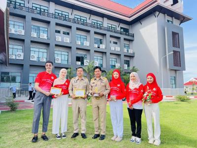 พิธีรับเกียรติบัตร TO BE NUMBER ONE