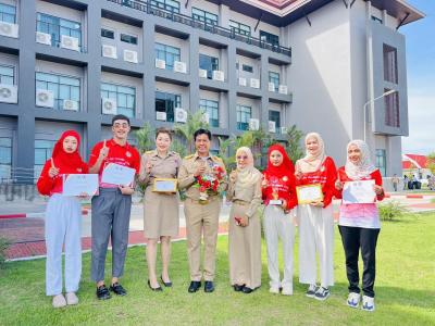 พิธีรับเกียรติบัตร TO BE NUMBER ONE