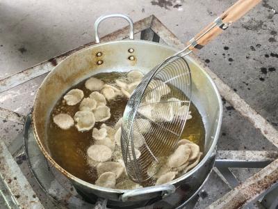 โครงการส่งเสริมและสนับสนุนอาชีพ กิจกรรมการทำข้าวเกรียบกล้วย