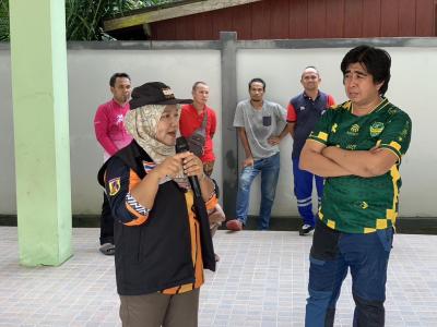 แจกเบี้ยผู้สูงอายุพร้อมแจกถุงยังชีพ