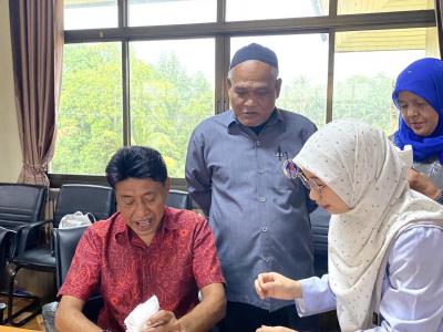 โครงการพัฒนาภูมิปัญญาท้องถิ่นด้านสมุนไพรในผู้สูงอายุและผู้พิการ