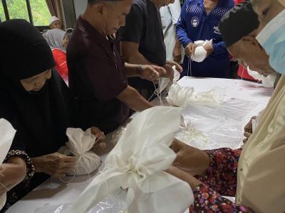 โครงการพัฒนาภูมิปัญญาท้องถิ่นด้านสมุนไพรในผู้สูงอายุและผู้พิการ