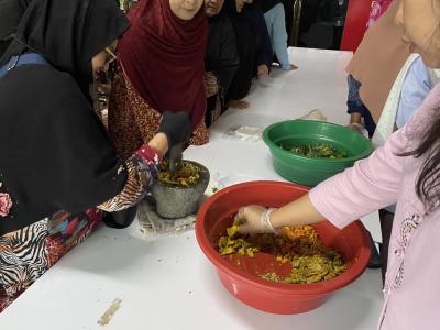 โครงการพัฒนาภูมิปัญญาท้องถิ่นด้านสมุนไพรในผู้สูงอายุและผู้พิการ