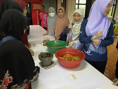 โครงการพัฒนาภูมิปัญญาท้องถิ่นด้านสมุนไพรในผู้สูงอายุและผู้พิการ