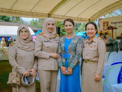 บำบัดทุกข์ บำรุงสุข สร้างรอยยิ้มให้ประชาชน