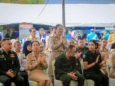 บำบัดทุกข์ บำรุงสุข สร้างรอยยิ้มให้ประชาชน