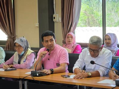 ประชุมสภาประชาธิปไตยตำบลลุโบะบือซา