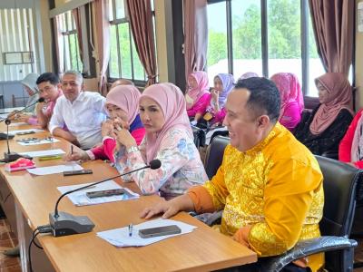 ประชุมสภาประชาธิปไตยตำบลลุโบะบือซา