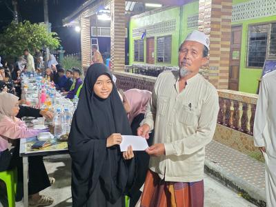 นายกได้รับเกียรติเป็นประธานในการมอบทุนซากาตให้นักเรียน (ตาดีกา)