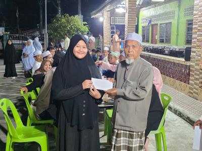 นายกได้รับเกียรติเป็นประธานในการมอบทุนซากาตให้นักเรียน (ตาดีกา)
