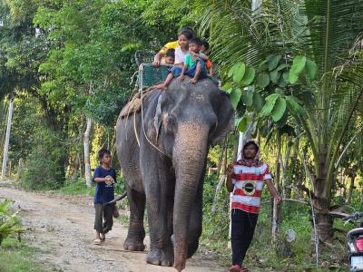 งานมินิคอนเสิร์ตประจำสัปดาห์ คลองบาตู