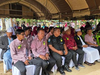 พิธีมอบวุฒิบัตรบัณฑิตน้อย 2 โรงเรียน