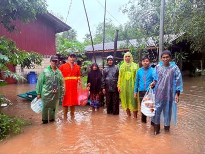 โรงครัวน้ำใจ " ห่วงใยผู้ประสบภัยน้ำท่วม..เราไม่ทิ้งกัน