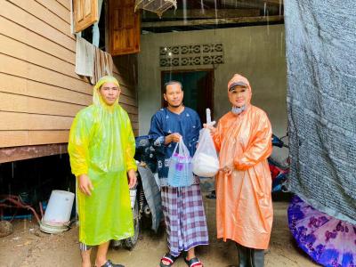 โรงครัวน้ำใจ " ห่วงใยผู้ประสบภัยน้ำท่วม..เราไม่ทิ้งกัน
