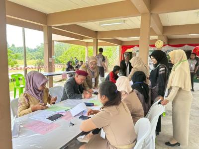 ประมวลภาพบรรยากาศการรับสมัครสมาชิกสภาและนายกอบต.ลุโบะบือซา