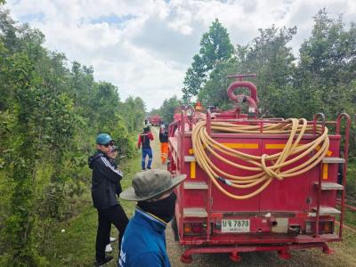 ลงพื้นที่ติดตาสถานการณ์ไฟไหม้ป่าพรุ