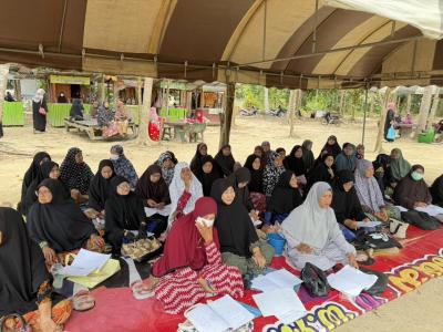 แจกเบี้ยผู้สูงอายุและบรรยายธรรมศาสนา