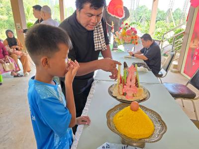 กิจกรรมพิธี “เข้าสุนัต” หรือการขลิบหนังหุ้มปลายอวัยวะเพศชาย