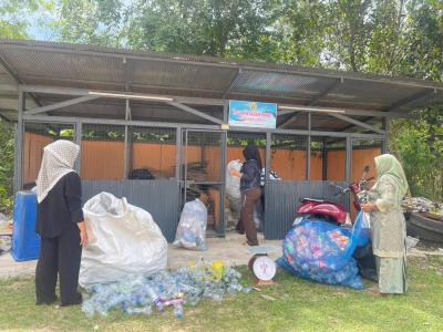 เปิดรับซื้อขยะรีไซเคิล