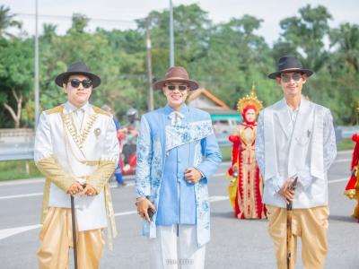 ขบวนเดินพาเหรดการแข่งขันกีฬากรีฑ กีฬาสีกลุ่มน้ำพุเสด็จ ครั้ง4