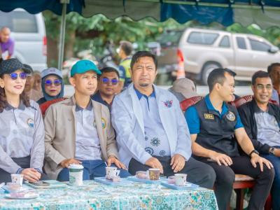 ขบวนเดินพาเหรดการแข่งขันกีฬากรีฑ กีฬาสีกลุ่มน้ำพุเสด็จ ครั้ง4