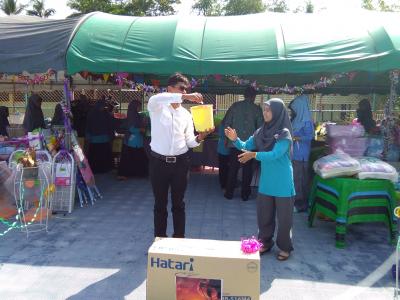 กิจกรรมเป็นประธานงานวันเด็กในตำบลลุโบะบือซา
