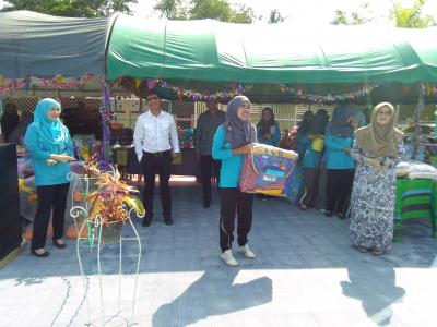 กิจกรรมเป็นประธานงานวันเด็กในตำบลลุโบะบือซา