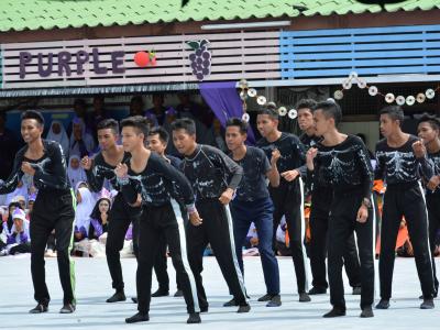 นายกเปฺ็นเกียรติเปิดกีฬาสีภายใน ร.ร ฮาซานียะห์