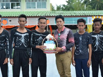 นายกเปฺ็นเกียรติเปิดกีฬาสีภายใน ร.ร ฮาซานียะห์