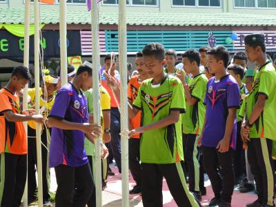 นายกเปฺ็นเกียรติเปิดกีฬาสีภายใน ร.ร ฮาซานียะห์