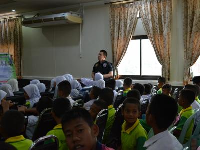 โครงการป้องกันและแก้ไขปัญหายาเสพติด หลักสูตรเยาวชนต้นกล้า