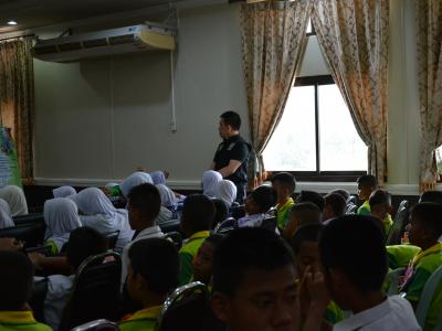 โครงการป้องกันและแก้ไขปัญหายาเสพติด หลักสูตรเยาวชนต้นกล้า