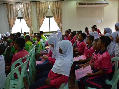 โครงการป้องกันและแก้ไขปัญหายาเสพติด หลักสูตรเยาวชนต้นกล้า