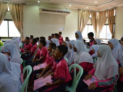 โครงการป้องกันและแก้ไขปัญหายาเสพติด หลักสูตรเยาวชนต้นกล้า