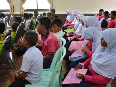 โครงการป้องกันและแก้ไขปัญหายาเสพติด หลักสูตรเยาวชนต้นกล้า
