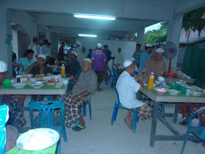 โครงการรอมฏอนสัญจรร่วมละศีลอด