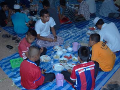 โครงการรอมฏอนสัญจรร่วมละศีลอด