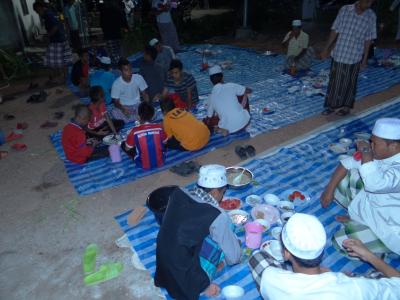 โครงการรอมฏอนสัญจรร่วมละศีลอด