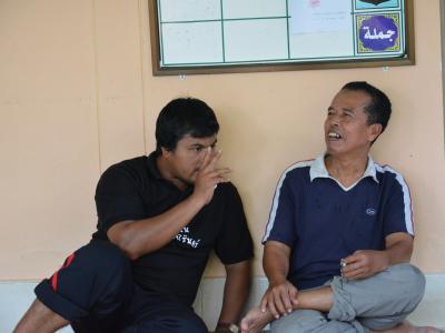 รูปแจกถุงยังชีพในพื้นที่ตำบลลุโบะบือซา