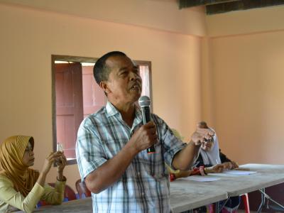 รูปประชาคมจะตั้งโรงเรียนผู้สูงอายุ