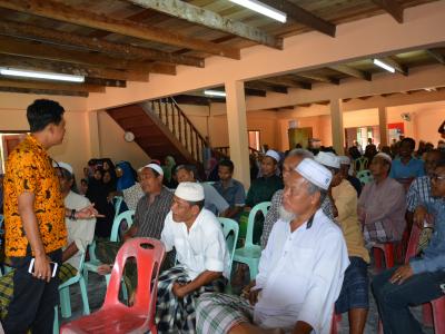 รูปประชาคมจะตั้งโรงเรียนผู้สูงอายุ