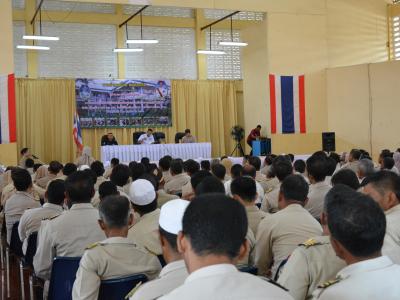 นายกรับรุปภาพจากปรฎิบัติงานดีเด่น