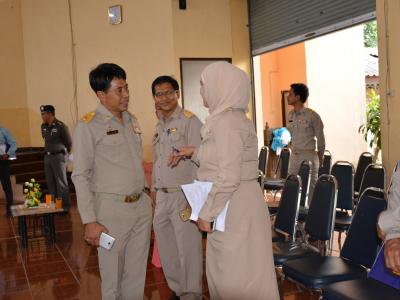 นายกรับรุปภาพจากปรฎิบัติงานดีเด่น